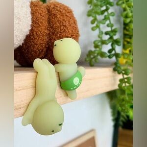 [NEW] Smiski Hippers , Smiski upside down glow in the dark